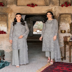 Trajes de gasa bordados de Ramsha de diseñador pakistaní de 3 piezas para niñas, ropa de fiesta de boda en estilo indio y pakistaní - Product Image 3