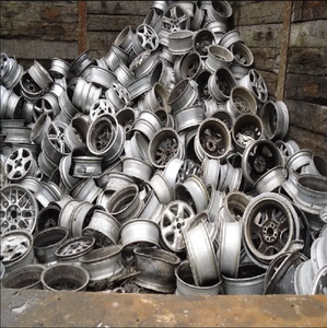 Jantes de voiture d'occasion en aluminium argenté à rayons multiples, modèle 45672, 99 % recyclables pour le recyclage et le commerce de pièces automobiles - Product Image 4