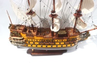 LE SOLEIL ROYAL Maquette de bateau en bois peinte, artisanale, personnalisée, décoration intérieure, cadeau original