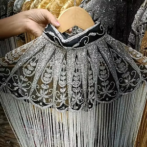 Hermosa capa burlesca festiva con bordado y decoración de perlas Silueta recta se sujeta en el cuello para festivales - Product Image 4