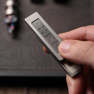 Slider Meccanico Serie SpyWars, Giocattoli Antistress, Slider in Metallo, Fidget LAUTIE PEEK Choc - Product Image 1