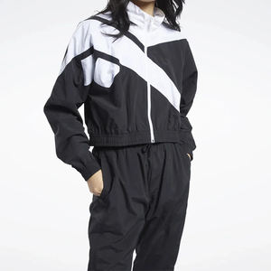 Ensemble de survêtement pour femme de haute qualité, respirant, à séchage rapide, décontracté, uni, jogging, logo personnalisé, léger, vêtements d'hiver, prix raisonnable - Product Image 3