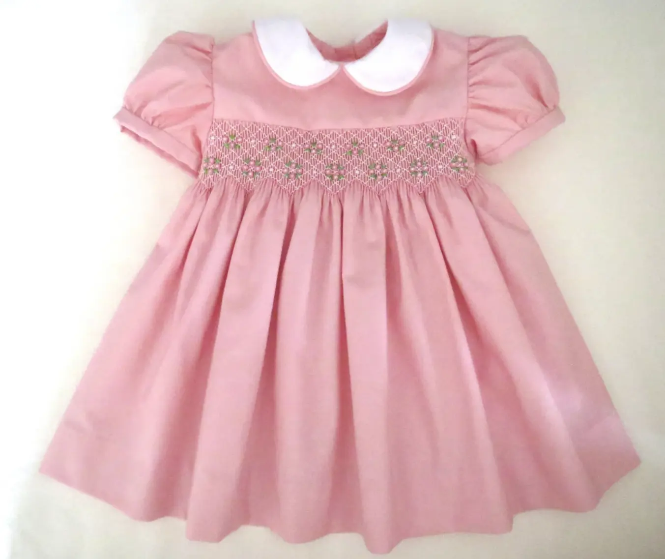 Ropa para niños Smocked Pink Smocked Flowers and Leaf Floral Playsuits Body Ropa para niños de alta calidad K-Bordado