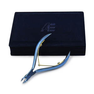 Ensemble de 1 pince à cuticules professionnelle en acier inoxydable avec une large ouverture de mâchoire, conception durable, kit de boîte personnalisée OEM/ODM LA ELAHI - Product Image 1