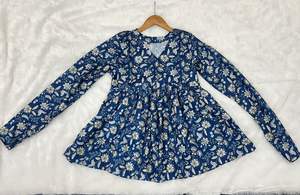 Magnifique Kurti court en coton imprimé, fabricant et fournisseur de mode féminine de Surat à prix avantageux - Product Image 5