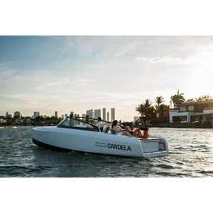 เรือยนต์แคนเดลา ซี-8 มอเตอร์สปอร์ต - Product Image 1