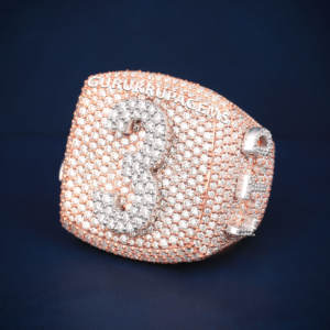 Vente en gros Fabricant de bagues avec chiffres et lettres personnalisées Bague Hip Hop en argent 925 glacé VVS Moissanite avec diamants - Product Image 2