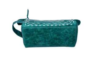 Pochette de voyage en daim rouge à la main Boot Stitch trousse de toilette en cuir rustique pour l'organisation quotidienne - Product Image 3