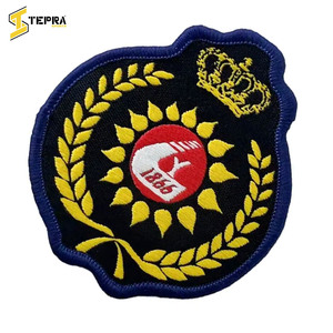 Ropa deportiva de gran tamaño de alta calidad con nuevo diseño personalizado, logotipo de PVC, parches bordados de tela para planchar para uso de sombreros - Product Image 3