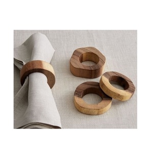 Juego de 4 Anillos para Servilletas de Madera de Dos Tonos, Diseño Artesanal de Madera Natural de Doble Tono para Decoración de Comedor Rústico Moderno - Product Image 1