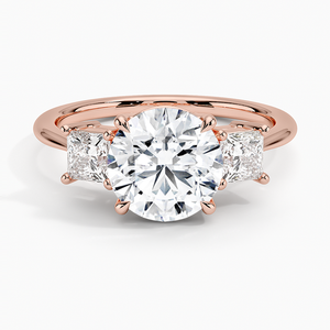 Bague à trois pierres en or jaune 14 carats avec diamant de laboratoire taille ronde et pierres latérales taille princesse, bague de fiançailles et de mariage pour femme, bijoux raffinés - Product Image 3