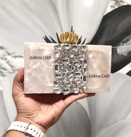 Pochette de soirée unique en résine pour femme, design élégant, fabriquée à la main en Inde, pour événements et soirées, sac à main orné de perles