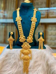 Ensemble de bijoux de mode Dubaï Vintage 24K plaqué or peignes broches boucles d'oreilles bracelets-élégant Allemagne Bulgarie cuivre matériel - Product Image 5