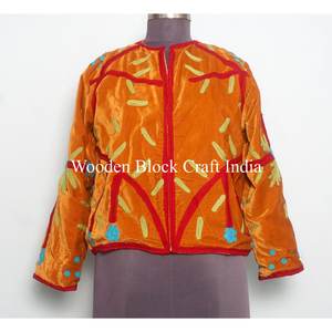 Veste d'hiver faite à la main la plus tendance pour femmes, courte, broderie suzani, velours matelassé, taille unique, rembourrage en coton - Product Image 6