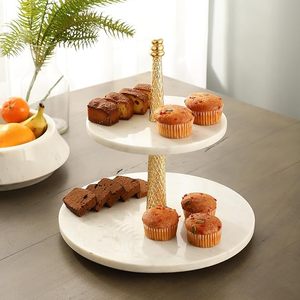 Support à gâteau en marbre au design tendance et nouveau pour une table de dessert élégante créant une présentation accrocheuse pour les invités et les visiteurs - Product Image 4