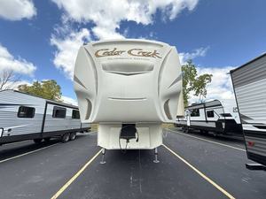 Usado 2018 Ford F-Or-E-St-R-iv-E-R C-E-D-A-R C-R-E-E-K S-I-L-V-E-R-B-A-C-K 33IK - Product Image 6