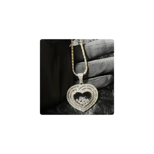 Colgante de diamante natural en forma de corazón para regalos románticos y sentimentales disponibles a un precio asequible - Product Image 1