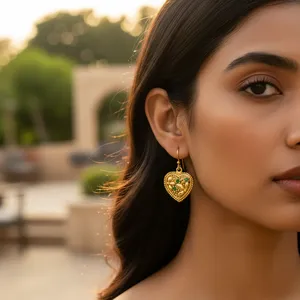 Boucles d'oreilles pendantes tendance pour femme en plaqué or avec pierre verte en forme de cœur, pendentif religieux, style goutte, en titane, idéal pour un cadeau - Product Image 3