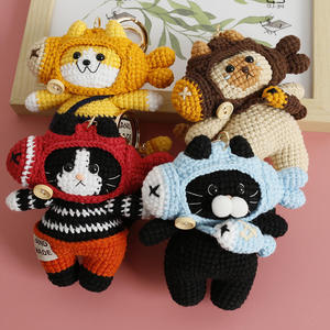 Muñeco de Gato con Cabeza de Pez Tejido a Mano, Colgante de Gato de Ganchillo Hecho a Mano, Adorno para Bolso Exquisitamente Elaborado, Llavero de Dibujos Animados Adorable - Product Image 1