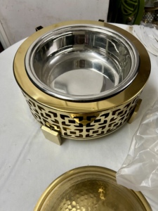 Casserole de vaisselle en métal couleur or de conception découpée au laser en acier avec couvercle pour les frottements Compatible avec induction Hot Pot filaire de haute qualité - Product Image 2