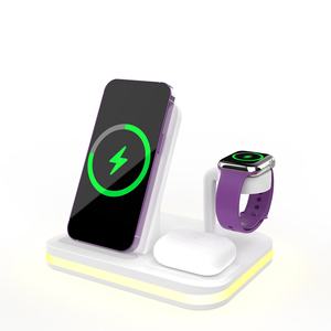 Support de chargeur sans fil rapide PD 15W avec veilleuse, station de charge 6-en-1 Type-C pour montre intelligente, écouteurs et microphone - Product Image 3