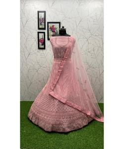 Boda nupcial Festival Wear LehengaCholi para niñas en rojo con bordado y trabajo de lentejuelas - Product Image 5