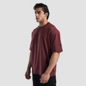 เสื้อยืด GA Prime Tee 2.0 สำหรับผู้ชาย ทรงหลวม พิมพ์ลายสกรีน ผ้าไหมพิมพ์ลายสกรีน สีแดงเลือดหมู ทรงเข้ารูป เนื้อผ้านุ่ม - Product Image 3