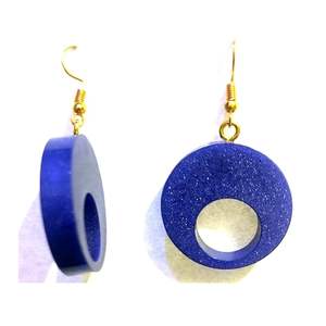 Venta al por mayor exquisitos pendientes de resina y concha estilo corazón vintage pendientes de resina hipoalergénica para mujeres por HF CRAFTS - Product Image 1