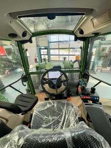 Tractor Fendt 211 Vario usado en buen estado con cargador frontal Fendt Cargo modelo 5X85 en venta - Product Image 3