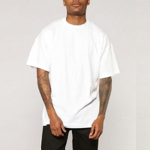 Camiseta unisex informal de manga corta con cuello redondo, 100% algodón, 230GSM, de peso pesado, estilo urbano, holgada y sólida, hecha en Bangladesh. - Product Image 2