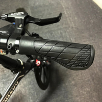BUCKLOS OEM/ODM manillar de bicicleta ergonómico de goma manillar de bicicleta de montaña integrado antideslizante empuñaduras de bicicleta
