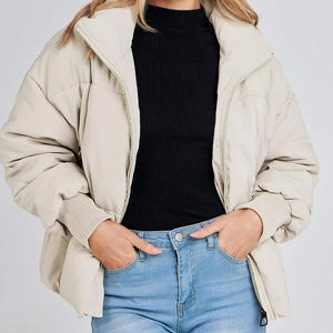 Blouson d'hiver rembourré beige clair pour femme, veste chaude à bouton unique, vêtement d'extérieur épais et respirant, col montant court, style confortable pour l'automne - Product Image 1