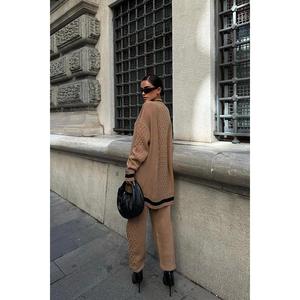 ลูนาเดล 9974 เสื้อคาร์ดิแกนถักและชุดกางเกงทรงตรงเอวสูง - Product Image 5