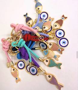 Porte-clés mousqueton en alliage de zinc avec breloque poisson et amulette Nazar bleue émaillée, souvenir d'Istanbul - Product Image 5