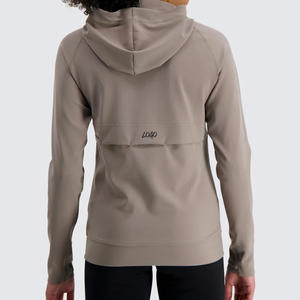 Venta al por mayor ligero elástico secado rápido Activewear personalizado entrenamiento de las mujeres Sudadera con capucha con estampado otoño temporada cuello con capucha - Product Image 2