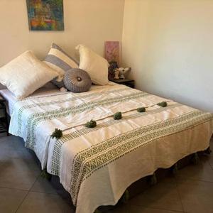 Manta Marroquí Hecha a Mano, Auténtica, Artesanal, Diseño Tribal, Suave, Tejida, Decoración para el Hogar, Regalo - Product Image 1