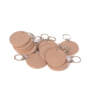 Porte-clés en bois à personnaliser - Forme ronde pour la peinture, le découpage, l'art en résine et la décoration - Product Image 1