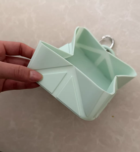 ELEVE - Tazón de Viaje Plegable de Silicona Impermeable para Mascotas, Tazón Plegable Antideslizante para Comida y Agua para Perros y Gatos con Mosquetón - Product Image 6