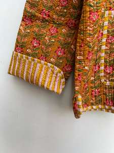 Veste en coton imprimé à la main en Inde, matelassée, écologique, à blocs de couleur, respirante, réversible, à fleurs, boutonnée, toutes saisons - Product Image 4