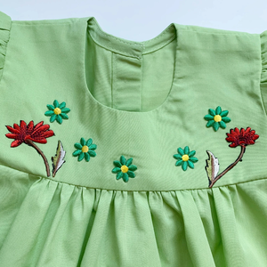 Vestido de lino suave bordado a mano para niñas, estilo informal para el primer cumpleaños de niños pequeños, OEM hecho en Vietnam - Product Image 3