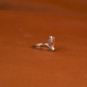 Bague de fiançailles en or blanc massif 14KT personnalisée en poire rose et coupe ronde Bague certifiée et plaquée or avec diamant cultivé en laboratoire - Product Image 5