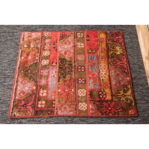 Alfombra turca vintage de 2.3x2.6 pies (70x80 cm), patchwork rojo geométrico con elementos florales. - Product Image 5