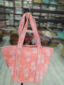 Bolsa de Mano de Algodón Acolchada con Estampado Ikat Gris, con Asas Largas para Compras Diarias, Viajes, Venta al por Menor, Regalos, Pedidos al por Mayor, Uso en Exportación, B2B - Product Image 4