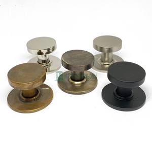 Perilla plana de latón macizo de lujo con acabado personalizado, tirador de cajón de armario a granel, con placa de fondo, venta al por mayor - Product Image 1