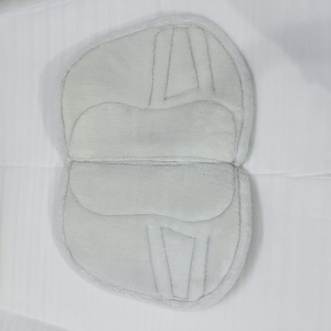 COUSSIN DE SELLE EN MAILLE DE CHEVAL DOUBLE DOUBLURE EN MOUSSE AVEC PATCH EN CUIR SUÈDE VÉRITABLE DES DEUX CÔTÉS LOGO PERSONNALISÉ OEM, STYLE MODÈLE DE CONCEPTION - Product Image 4