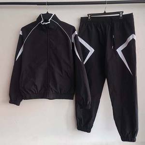 Ensemble deux pièces coupe-vent surdimensionné unisexe pour homme, style streetwear évasé, avec capuche, imprimé, réfléchissant, patchwork hip-hop - Product Image 3