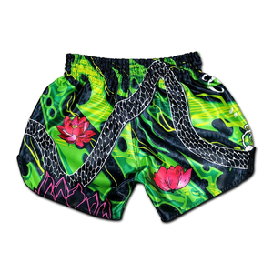 Shorts de Muay Thai en satin sur mesure OEM |   Vêtements de MMA et de kickboxing unisexes de haute qualité, légers, à séchage rapide, imprimés par sublimation - Product Image 2