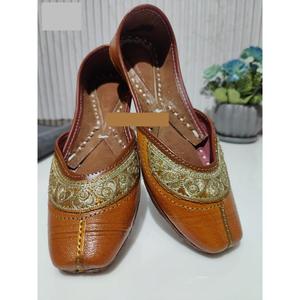 Zapatos de cuero artesanales para mujer, calzado de diseño tradicional, estilo indio para caminar, zapatos bordados, accesorios para niñas - Product Image 5