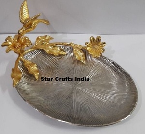 Plateau de service en métal de plateau de luxe robuste brillant avec poignées de plateau en métal pour le petit déjeuner décoratif de café écologique - Product Image 4