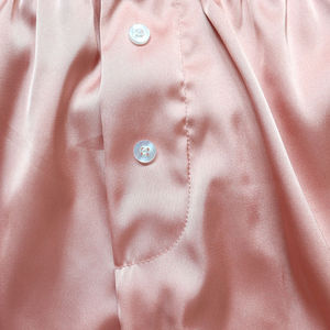 Shorts d'entraînement de gymnastique pour femmes en soie respirante décontractée et décontractée à séchage rapide avec logo personnalisé Shorts de vêtements de nuit amples pour femmes - Product Image 4